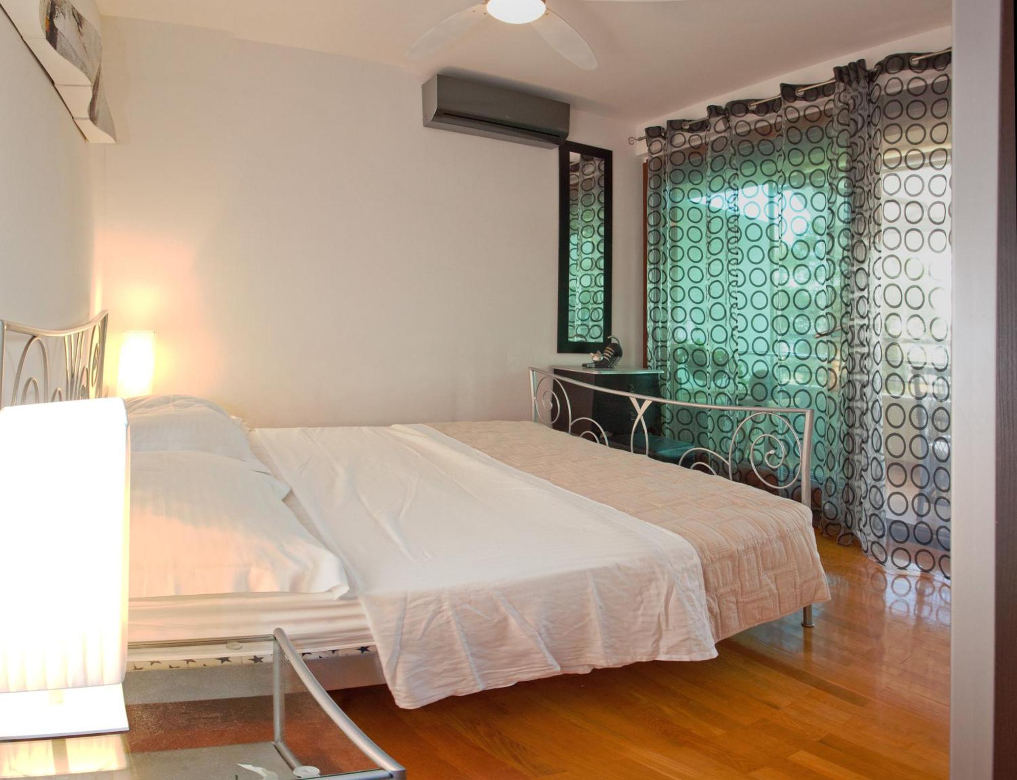 Residence Apartments Anamaria Подстрана Номер фото